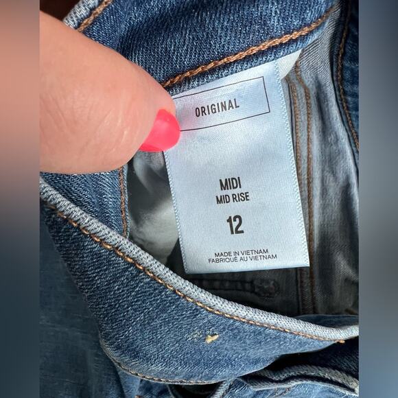 Express medium wash cut off frayed “midi” mid rise shorts size 12 - Picture 7 of 7